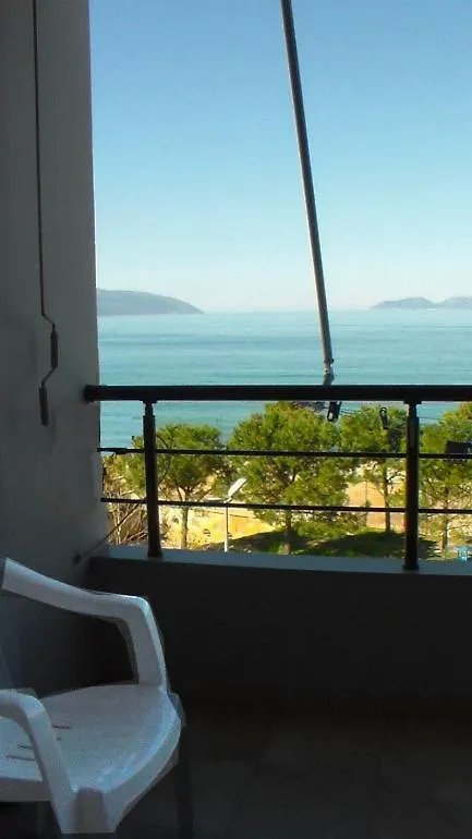 Serenade Hostel Beach Hostal Lungomare Vlorë